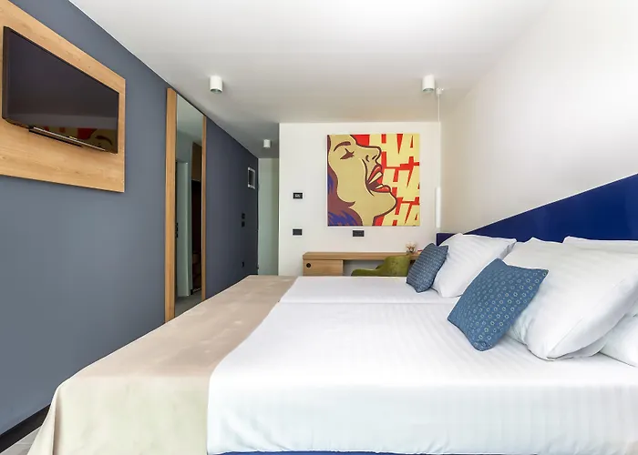 Ad Turres Hotell 3*
